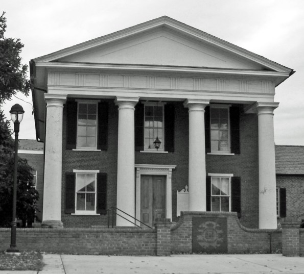 Arson_14_Buckingham-Courthouse